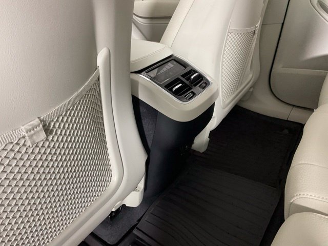 Certified 2025 Volvo XC90 B6 Plus w/ Protection Package Premier AWD/4WD image 16