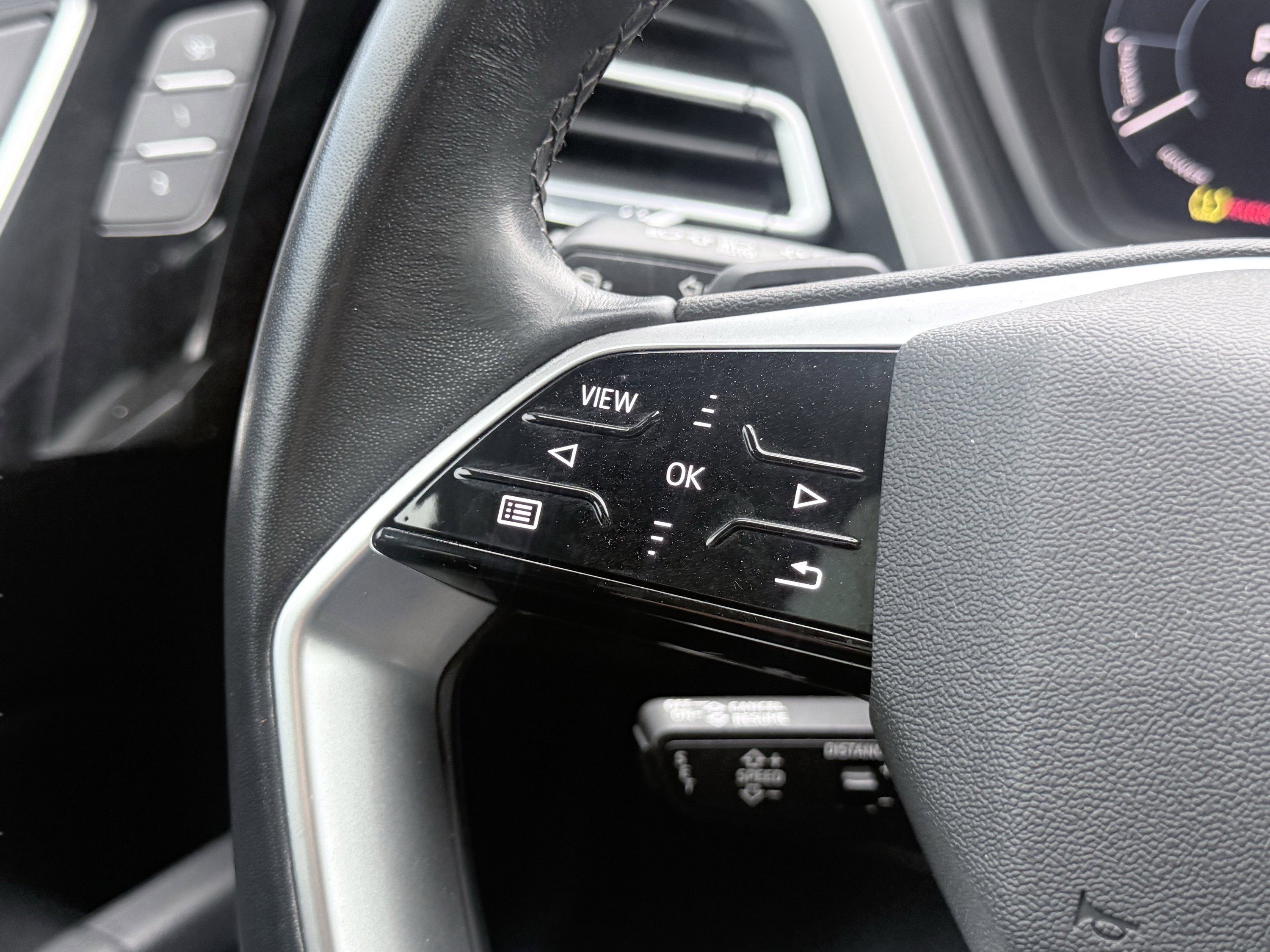 Used 2023 Audi Q4 e-tron Premium Plus w/ Premium Plus image 72