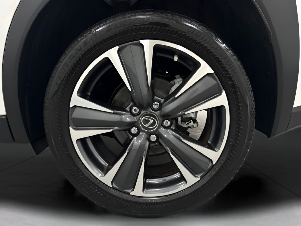 Used 2021 Lexus UX 200 w/ Accessory Package (Z1) FWD image 32