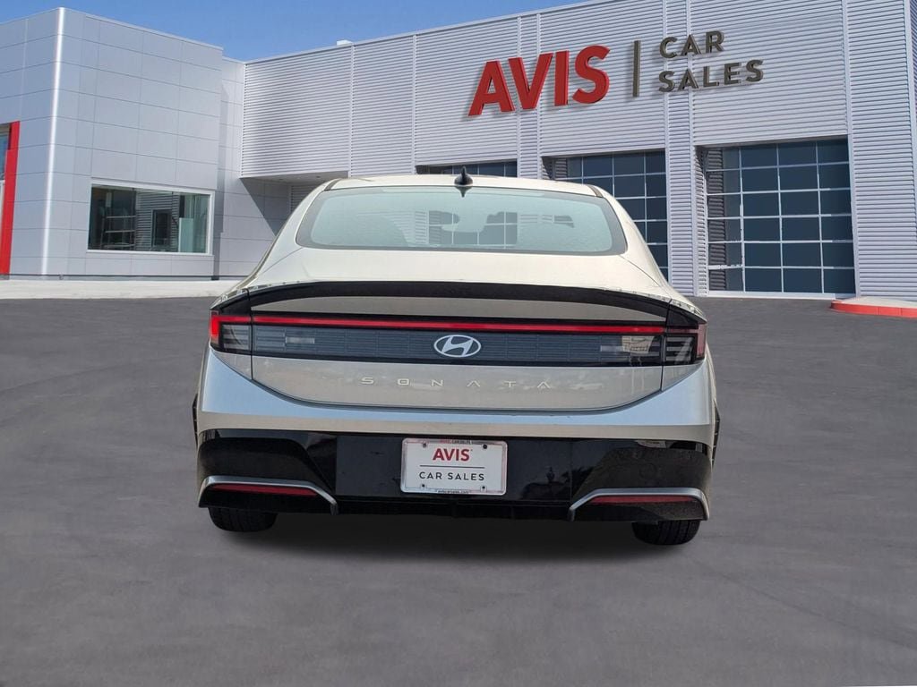 Used 2025 Hyundai Sonata SEL FWD image 5