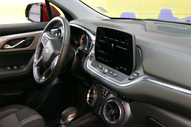 Used 2025 Chevrolet Blazer LT AWD/4WD image 11