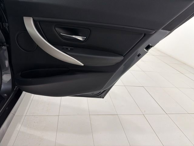 Used 2014 BMW 320i xDrive Sedan AWD/4WD image 21