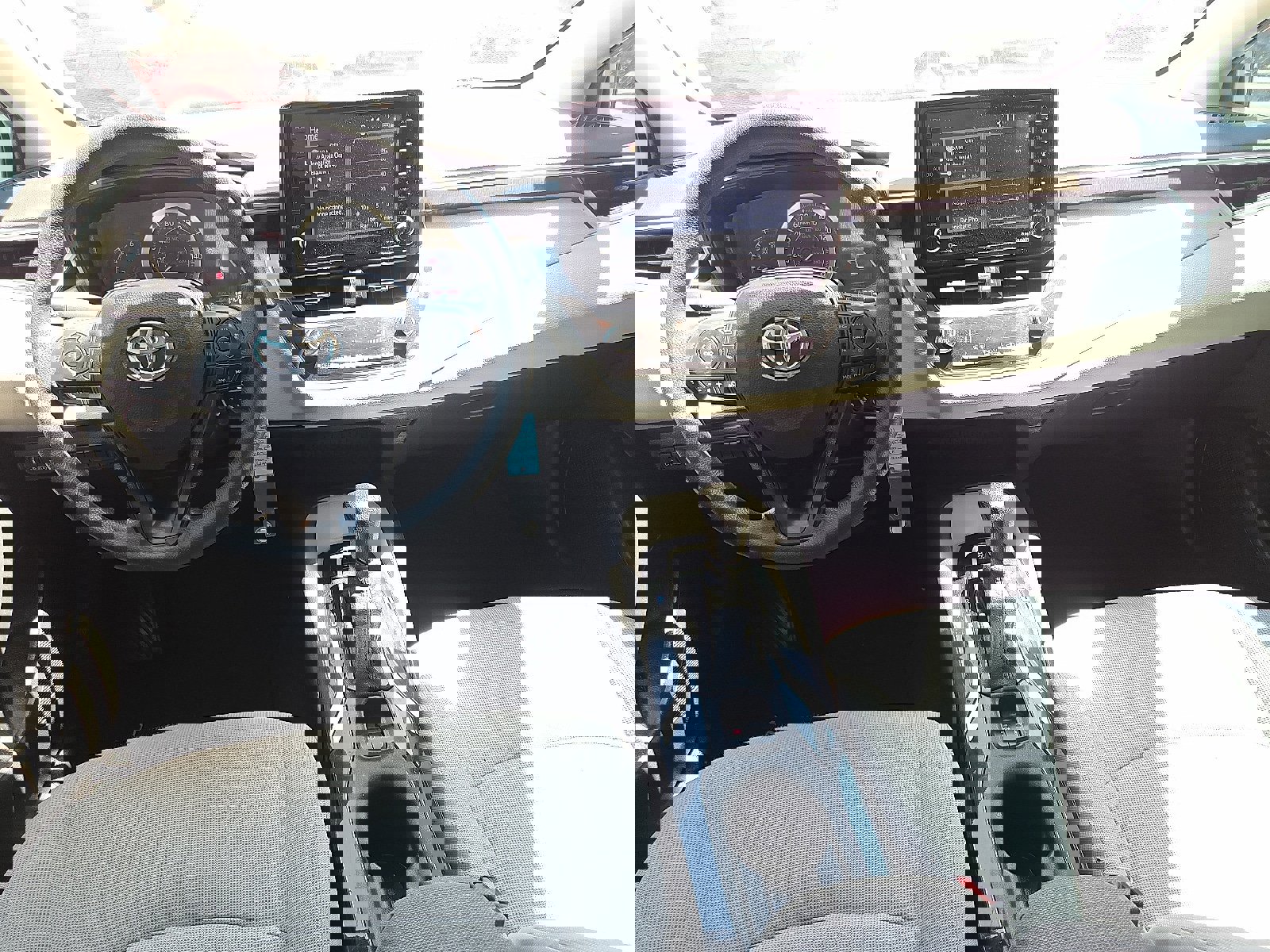 Used 2022 Toyota Corolla LE image 7