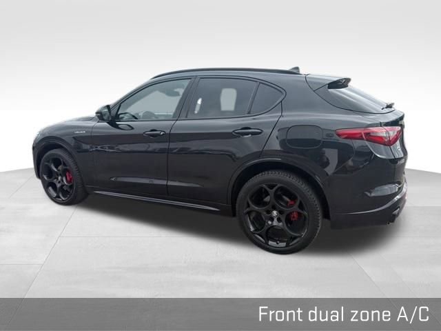 Used 2022 Alfa Romeo Stelvio Veloce image 11