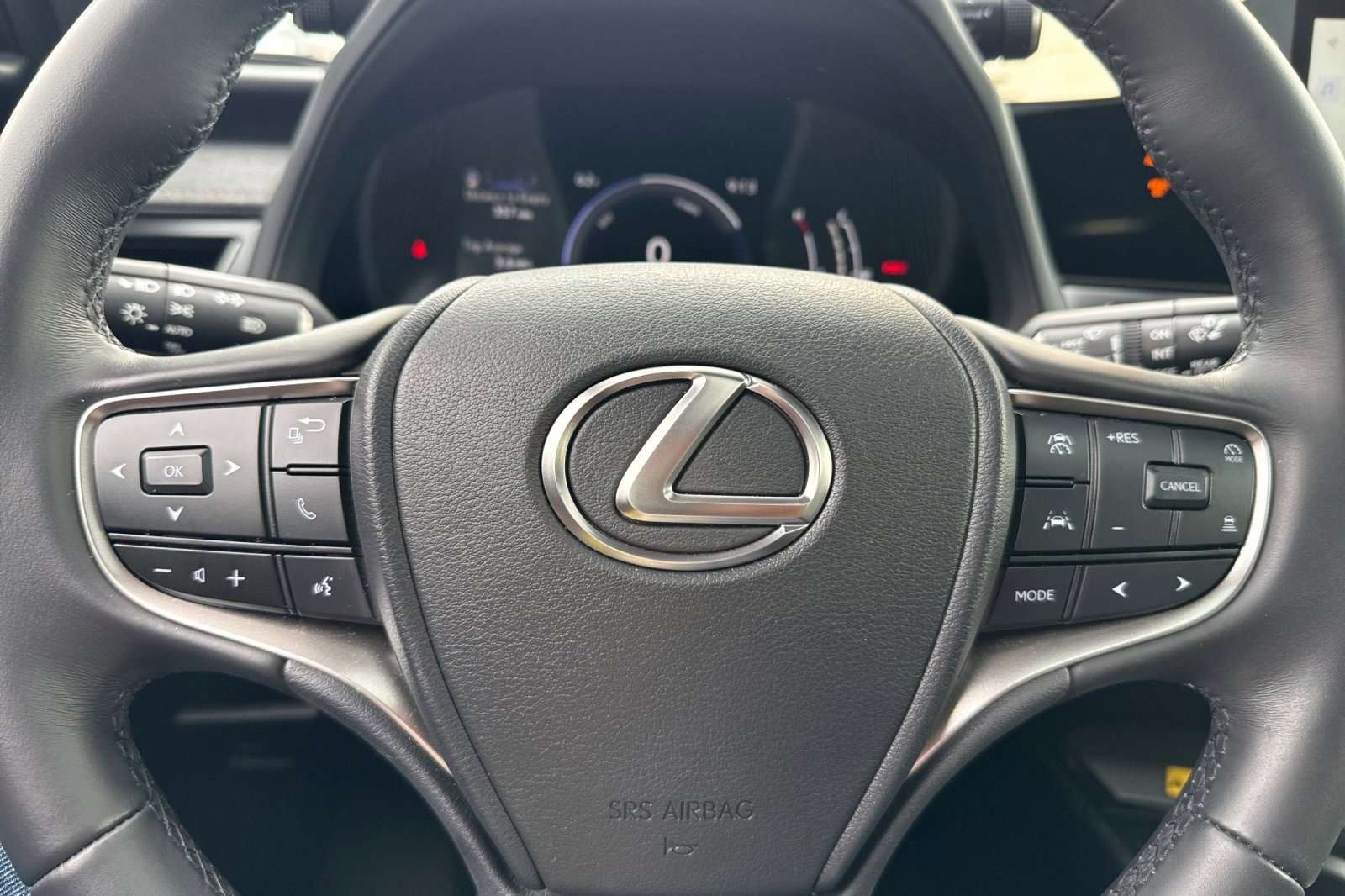 Certified 2025 Lexus UX 300h FWD image 17