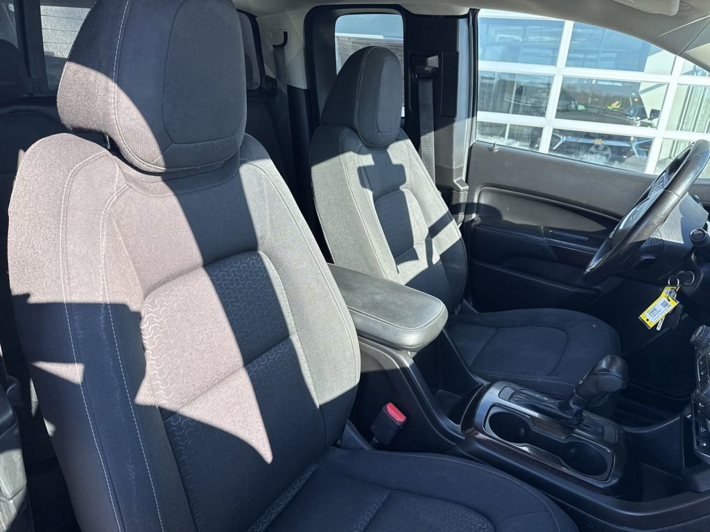 Certified 2017 GMC Canyon SLE w/ SLE Convenience Package image 18