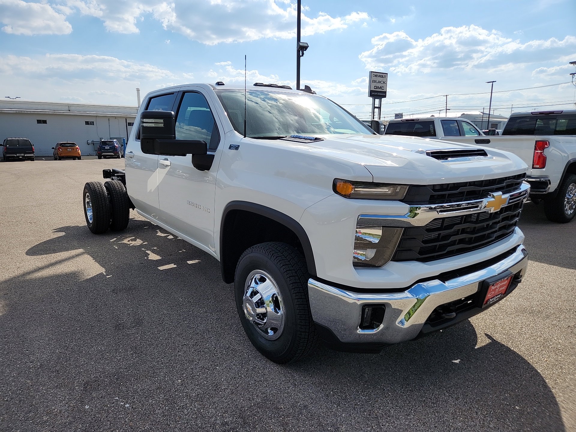 New 2026 Chevrolet Silverado 3500 LT w/ Convenience Package image 2