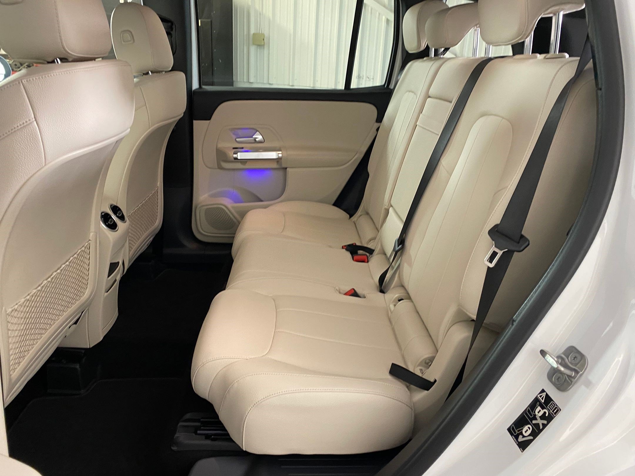 New 2025 Mercedes-Benz GLB 250 4MATIC image 13