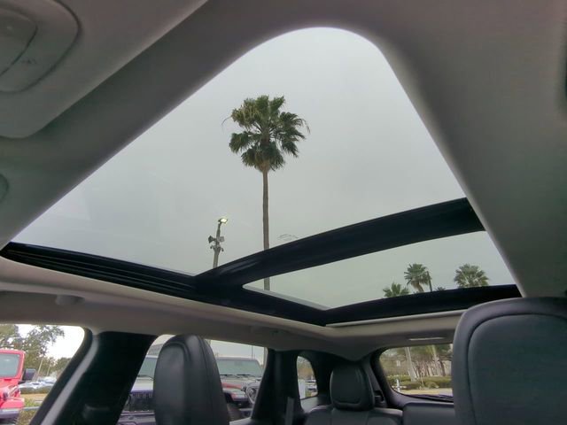 Used 2017 Jeep Cherokee Limited image 22