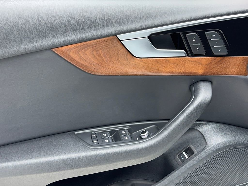 Used 2023 Audi A4 2.0T Premium w/ Convenience Package image 39