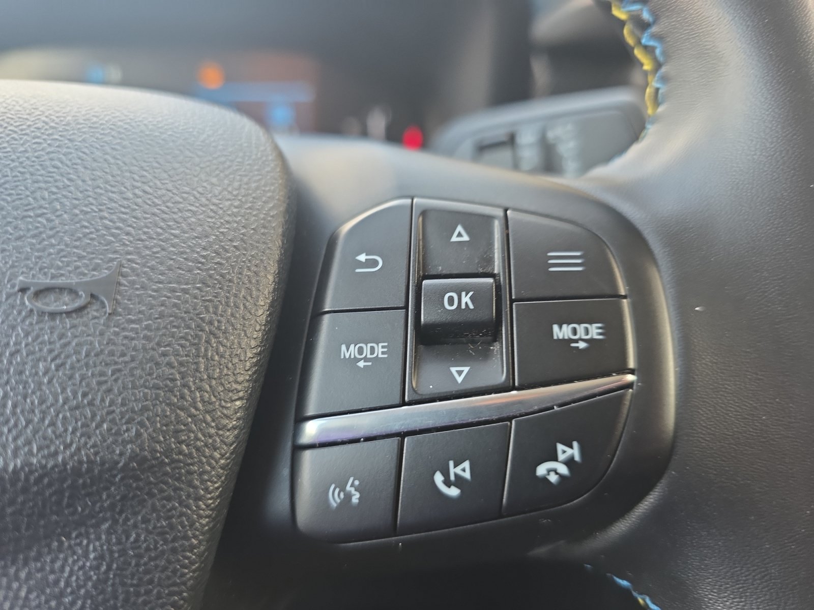 Used 2025 Ford Maverick Lobo AWD/4WD image 23