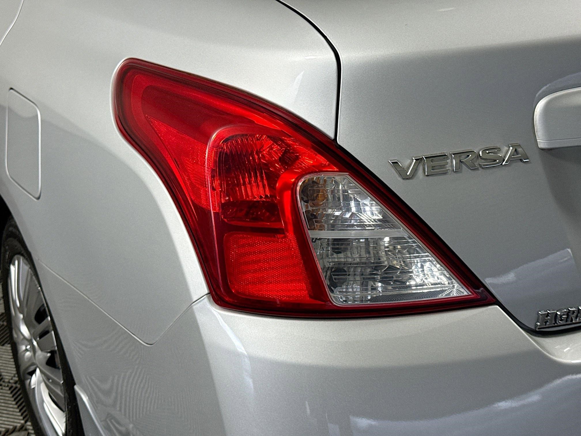 Used 2018 Nissan Versa S image 33