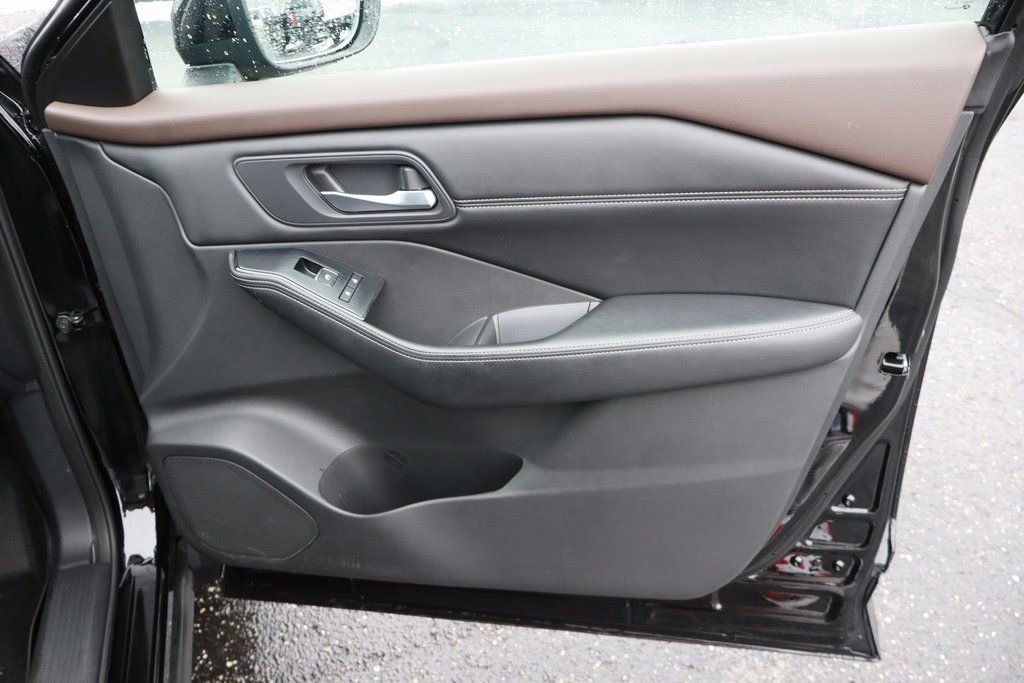 Used 2022 Nissan Rogue SL w/ SL Premium Package image 29