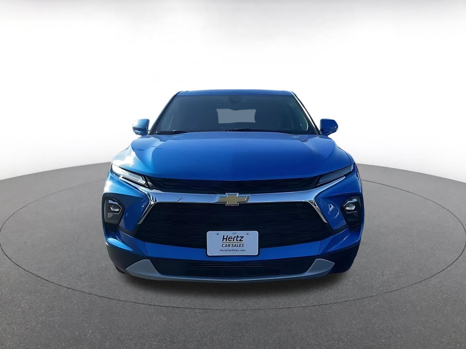 Used 2025 Chevrolet Blazer LT FWD image 4