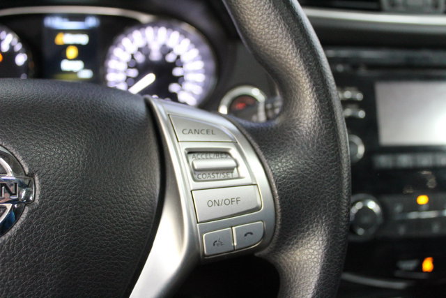 Used 2015 Nissan Rogue SV AWD/4WD image 17