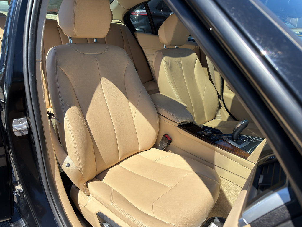 Used 2016 BMW 320i xDrive Sedan AWD/4WD image 17