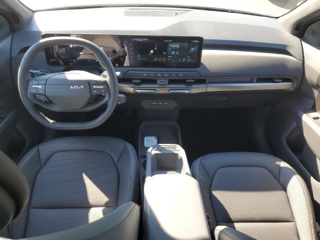 New 2027 Kia EV3 Wind FWD image 10