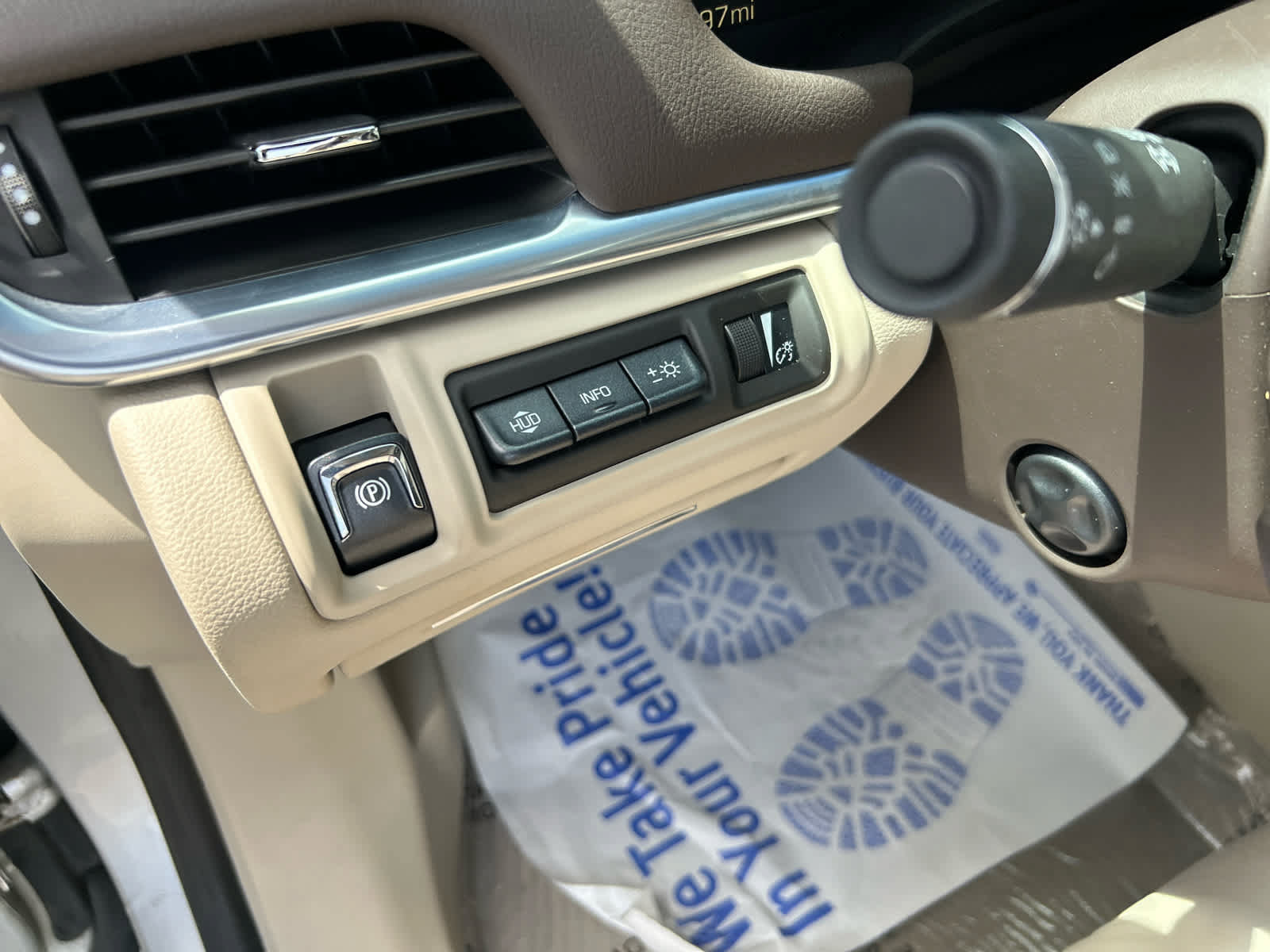 Used 2013 Cadillac XTS Premium AWD/4WD image 16