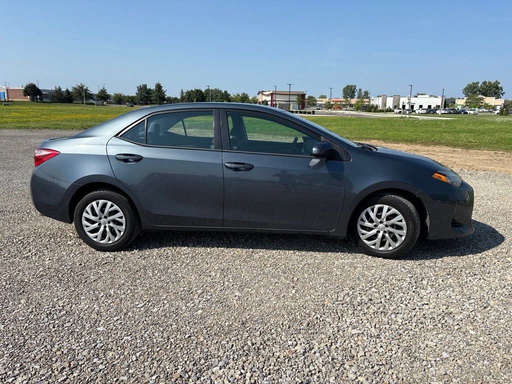 Used 2017 Toyota Corolla LE FWD image 10