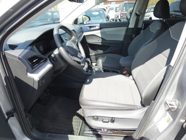 Used 2024 Volkswagen Taos SE FWD image 7