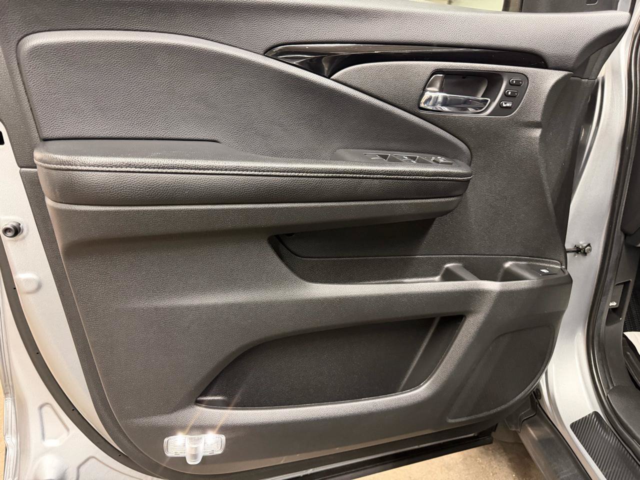 Used 2020 Honda Ridgeline RTL-E image 13
