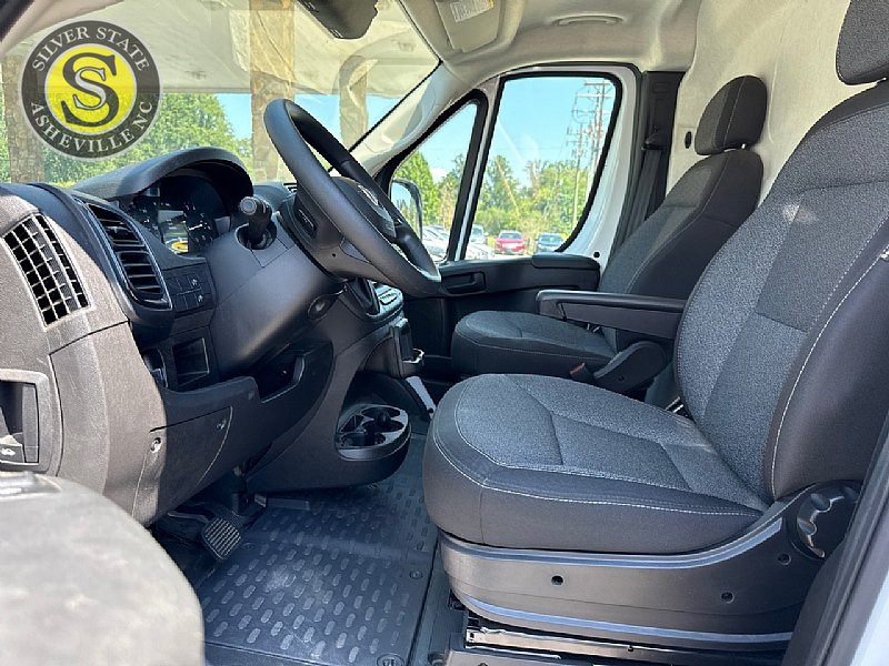Used 2023 RAM ProMaster 2500 FWD image 9