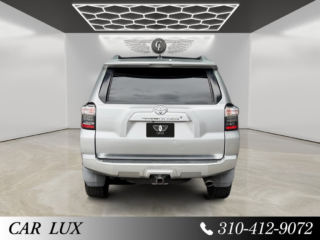 Used 2018 Toyota 4Runner SR5 w/ Convenience Package AWD/4WD image 4