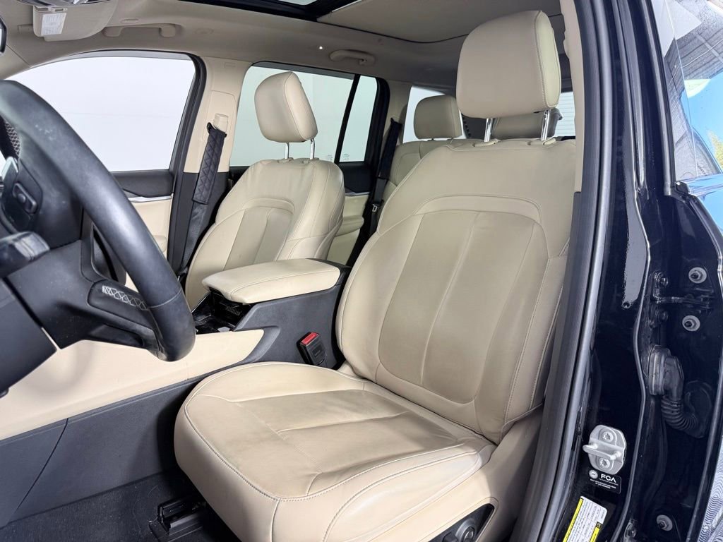 Used 2022 Jeep Grand Cherokee Limited image 11