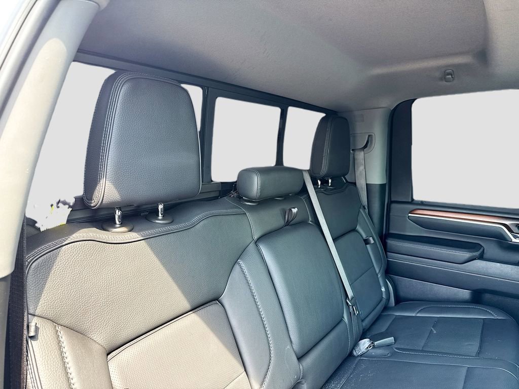 Used 2025 GMC Sierra 3500 Denali w/ Denali Reserve Package image 27