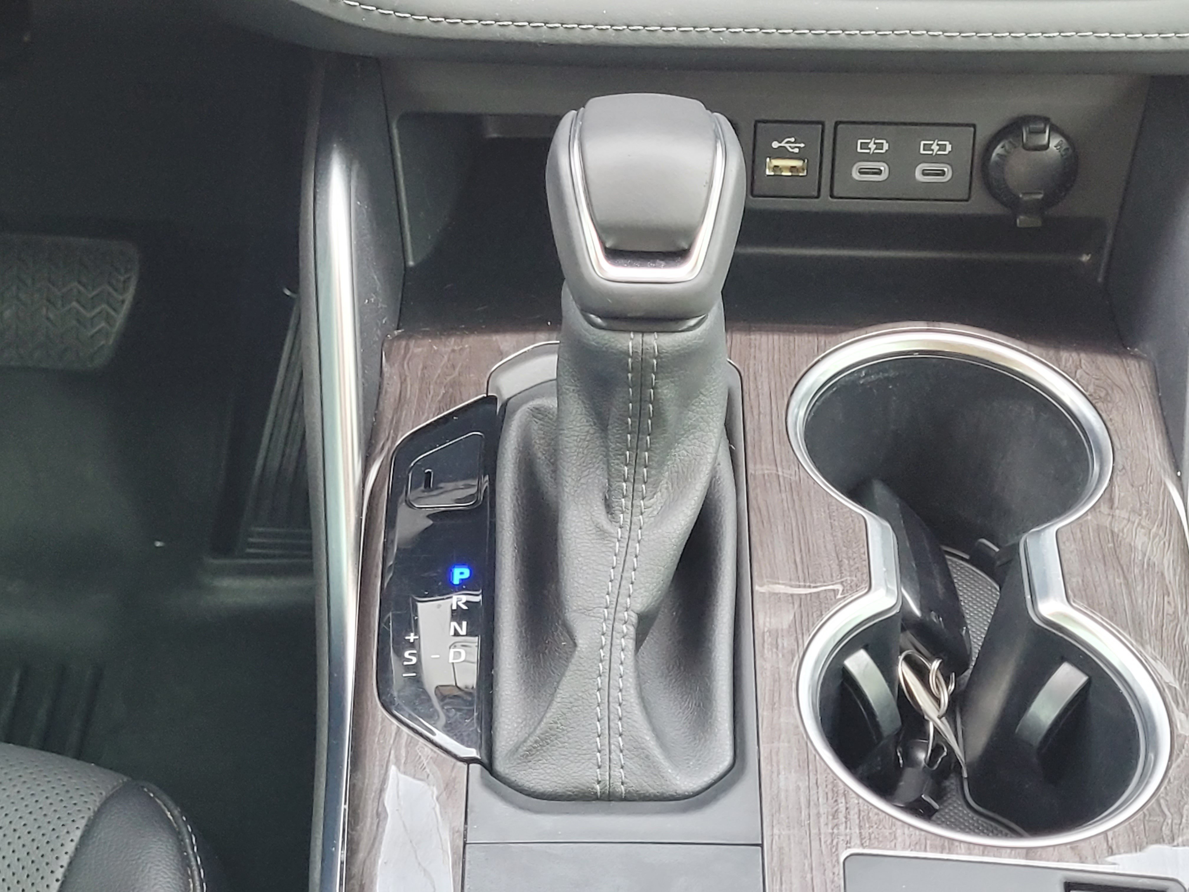 Used 2024 Toyota Highlander Limited AWD/4WD image 18
