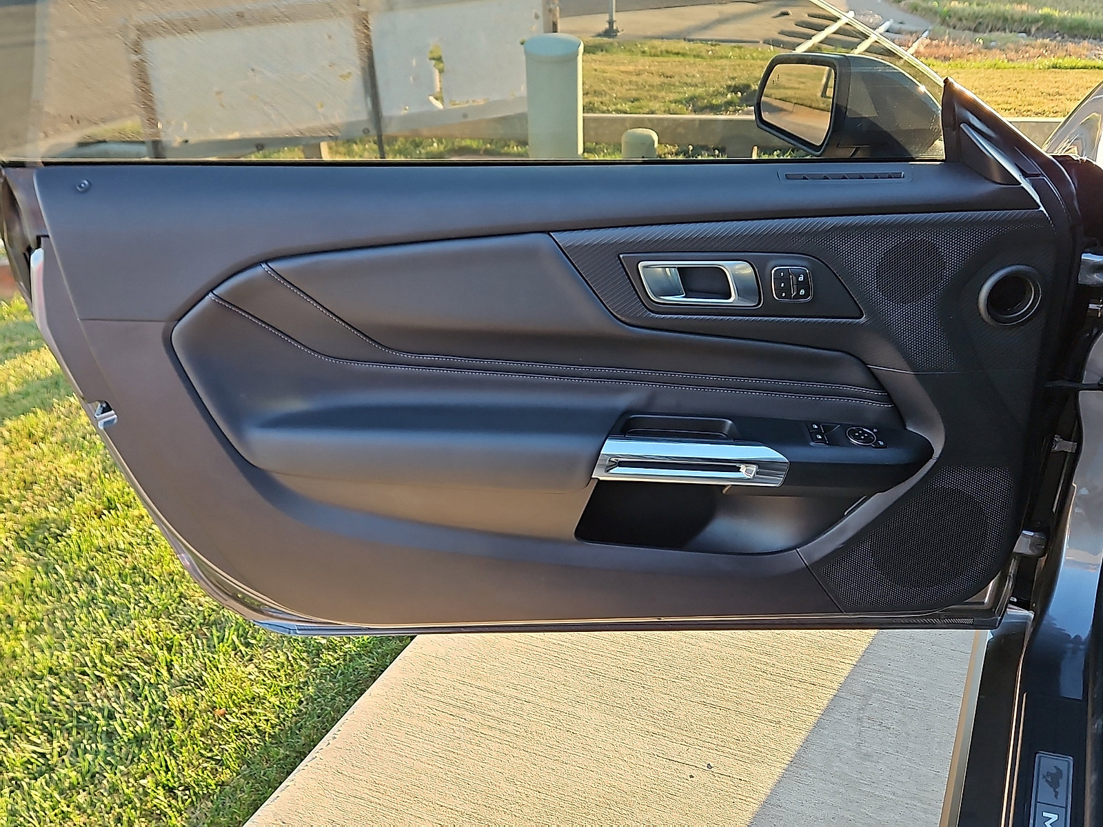 Used 2025 Ford Mustang GT Premium image 16