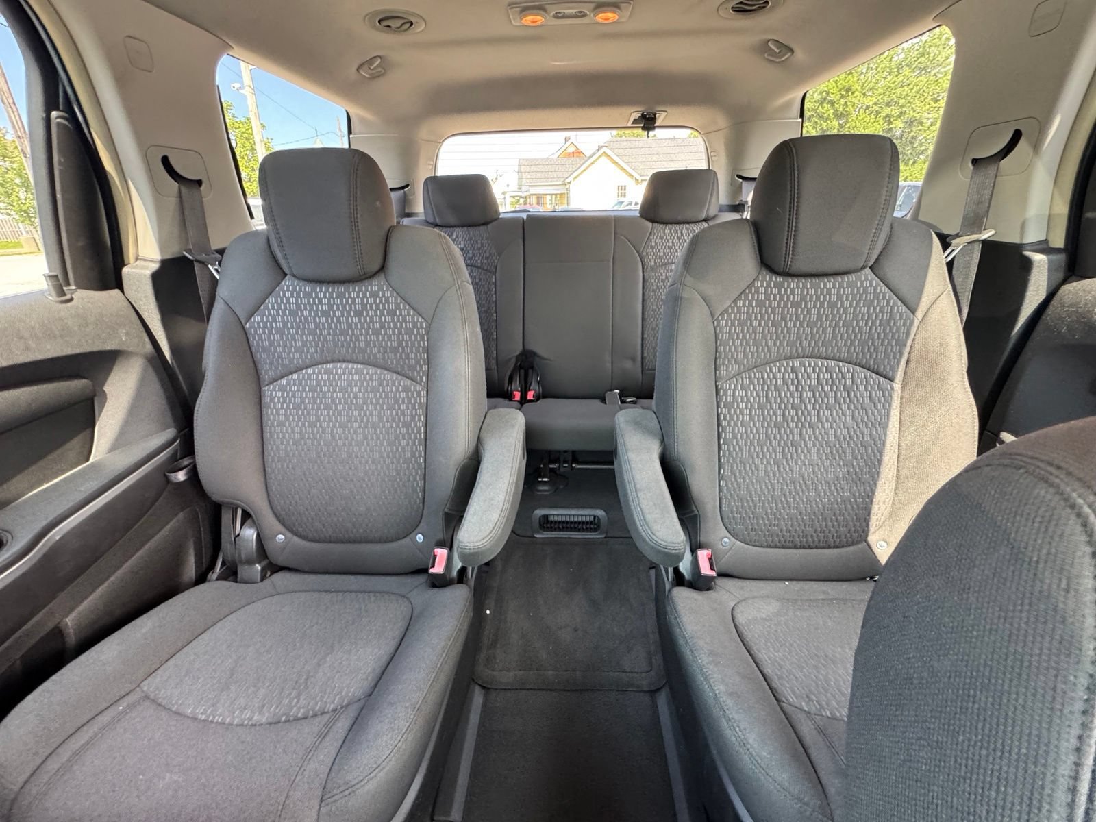 Used 2009 GMC Acadia SLE FWD image 20