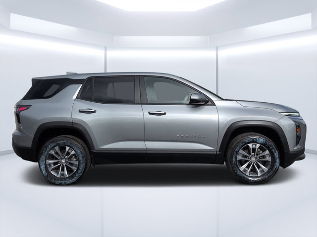 Used 2026 Chevrolet Equinox LT FWD image 2