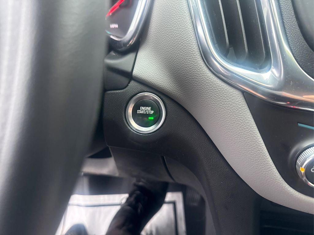 Used 2021 Chevrolet Equinox LS w/ LS Convenience Package image 3