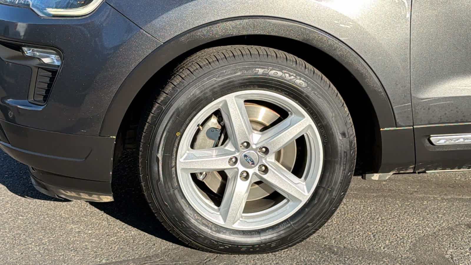 Used 2019 Ford Explorer XLT w/ Equipment Group 202A FWD image 9