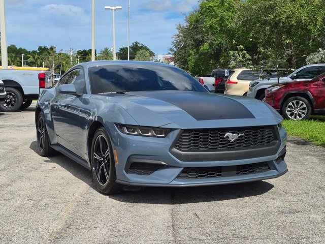 Used 2024 Ford Mustang Coupe RWD image 3