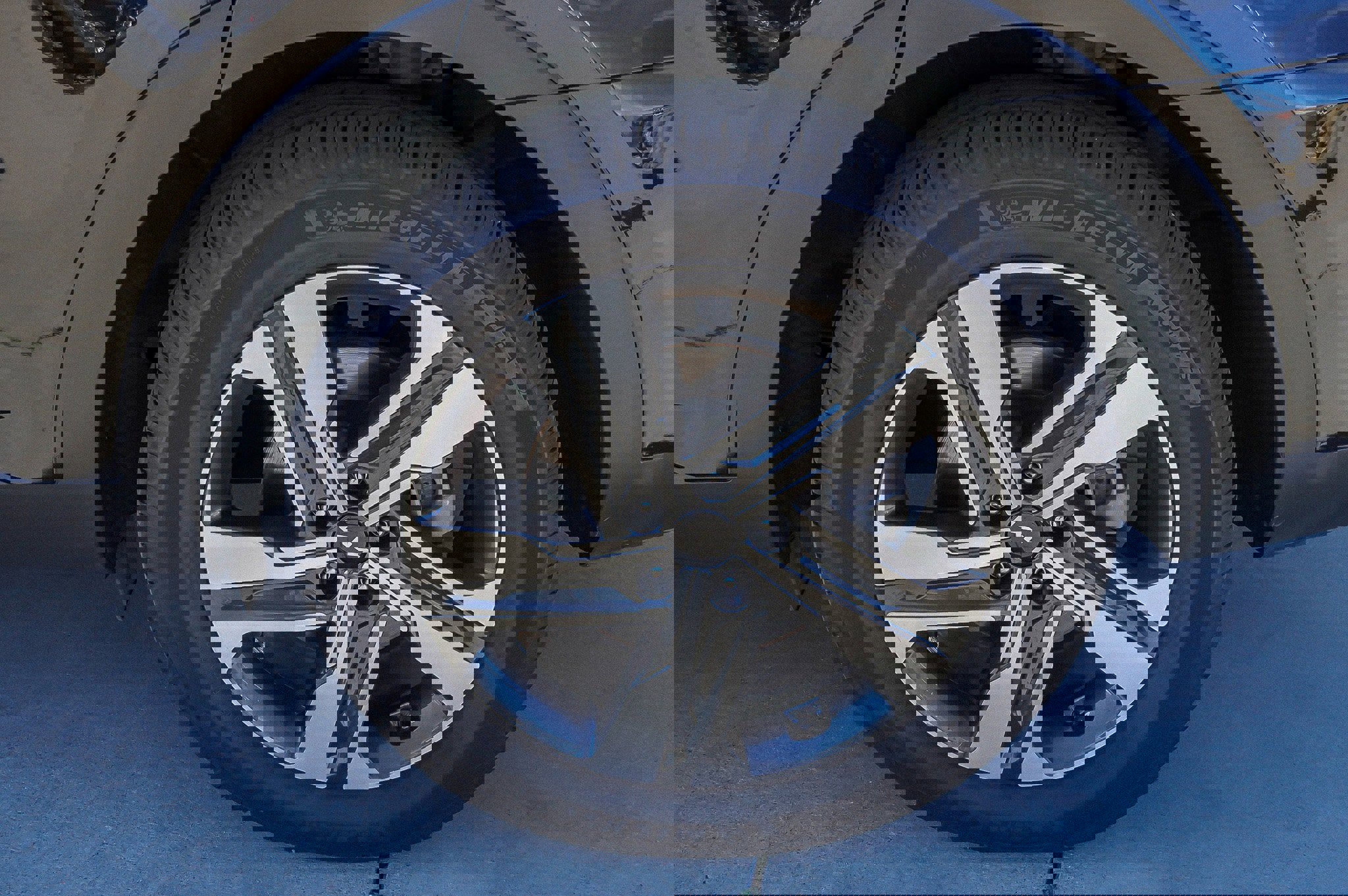 Used 2022 Kia Sorento EX w/ Panoramic Sunroof Package image 13