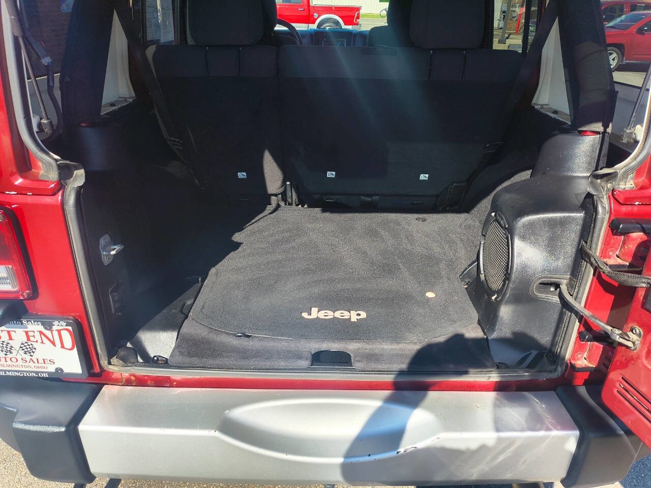 Used 2011 Jeep Wrangler Unlimited Sahara w/ Dual Top Group AWD/4WD image 7
