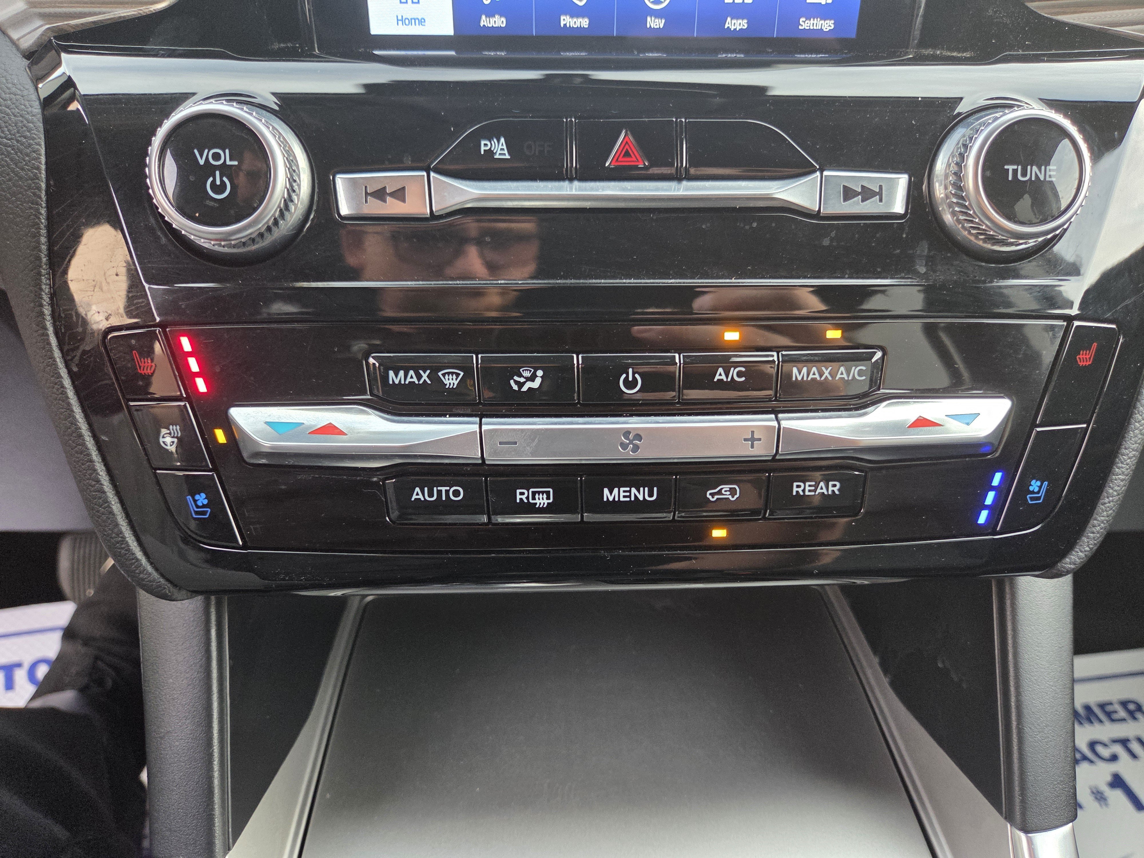Certified 2024 Ford Explorer Limited w/ Limited Technology Package AWD/4WD image 24