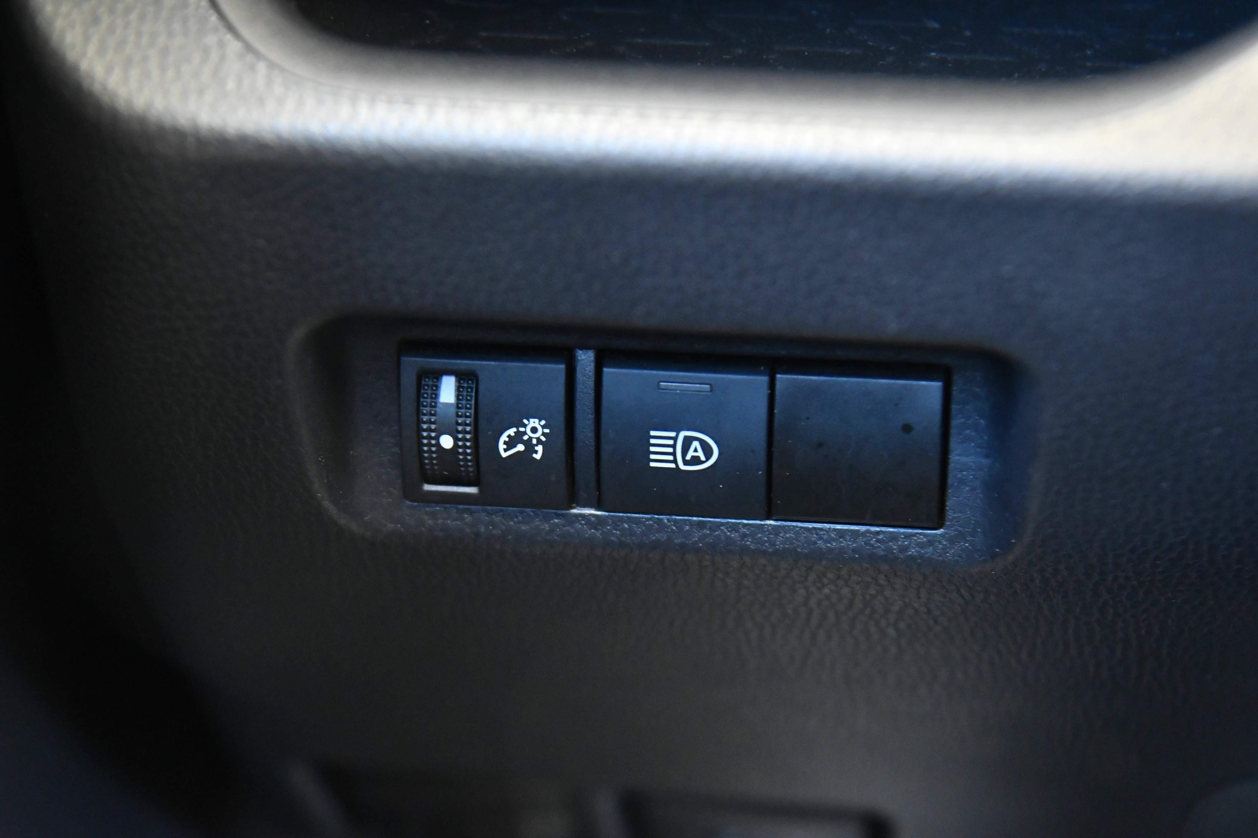 Used 2024 Toyota RAV4 XLE FWD image 34