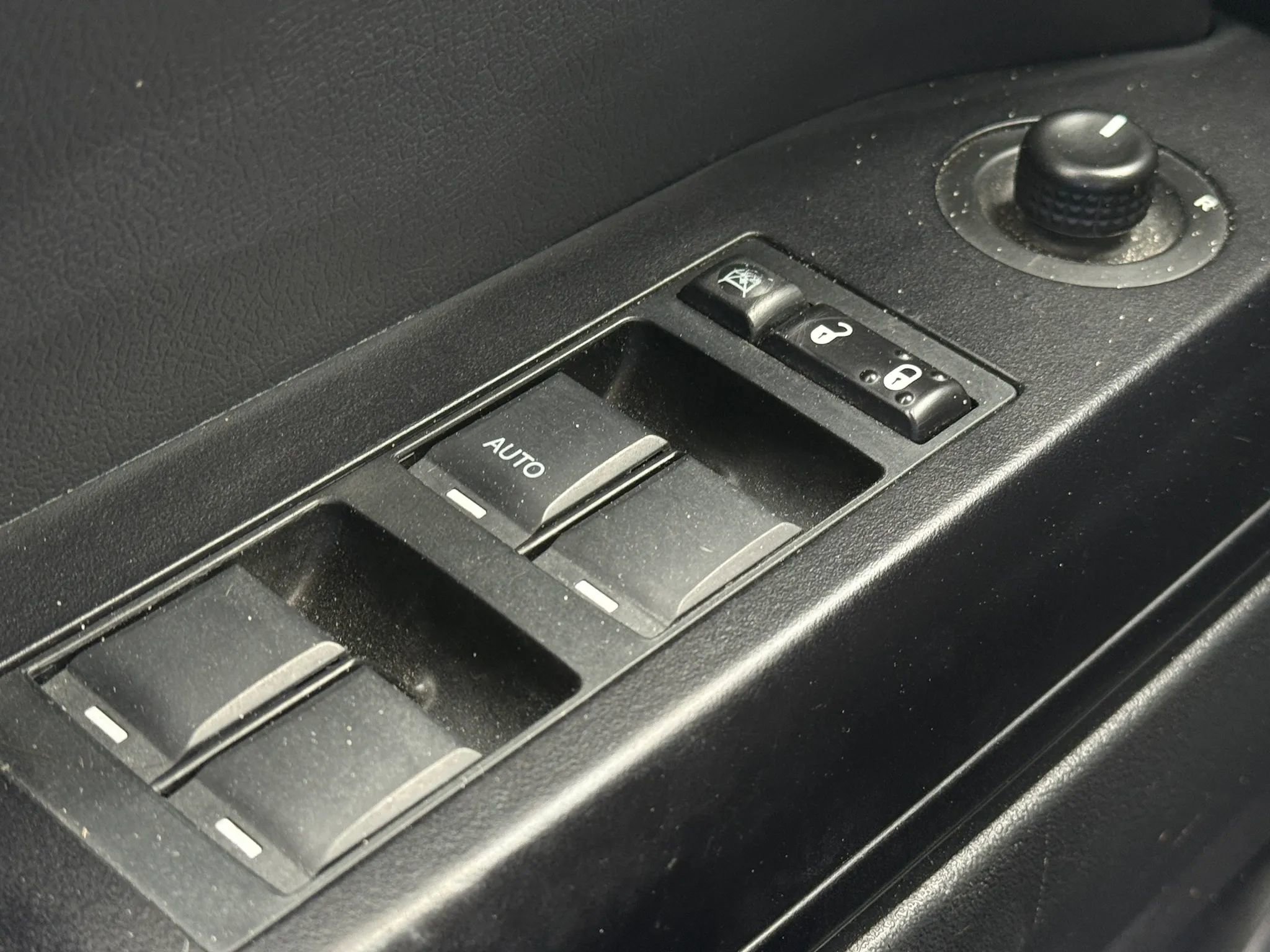 Used 2012 Jeep Patriot Latitude FWD image 23