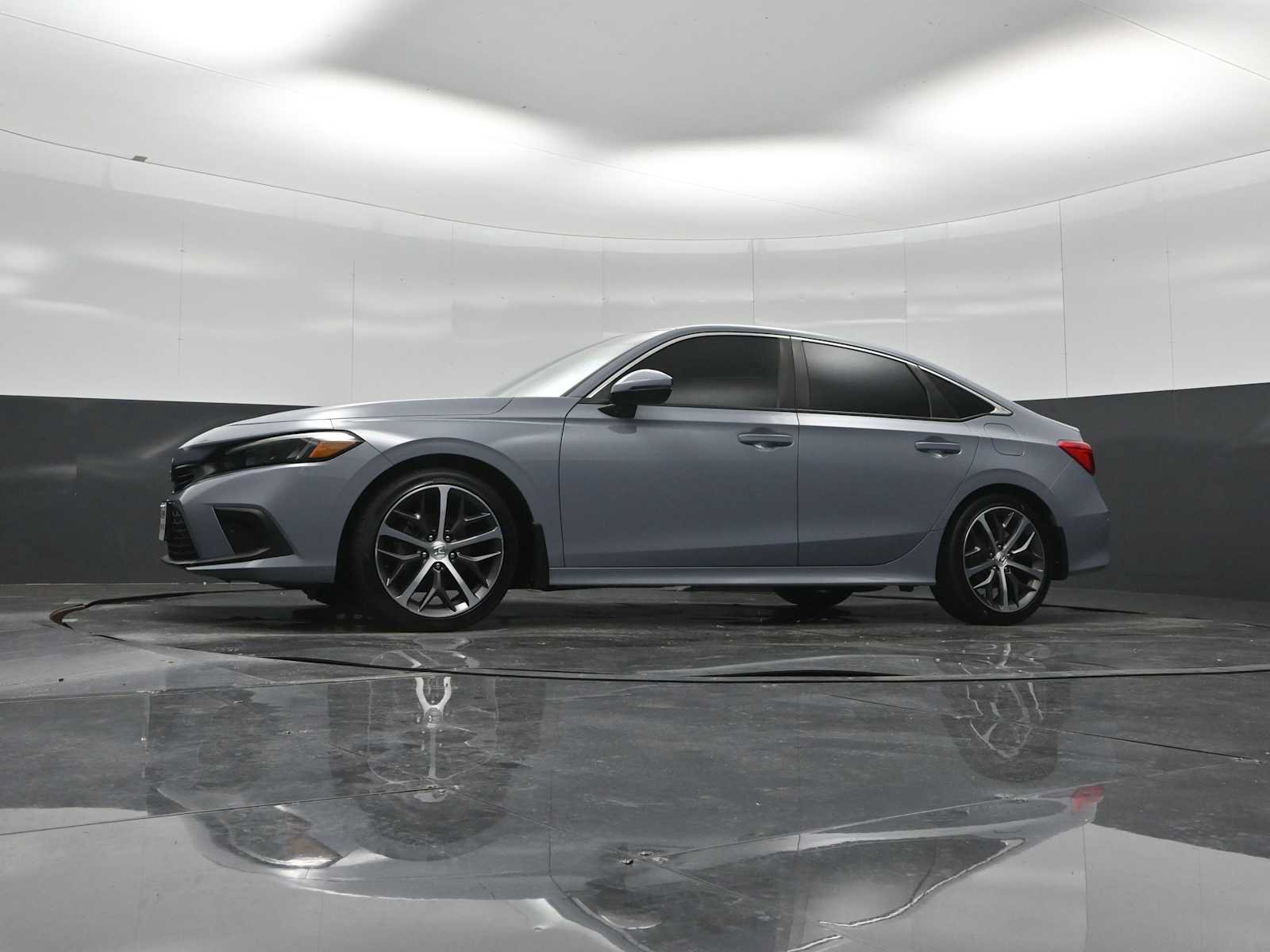 Used 2022 Honda Civic Touring image 27
