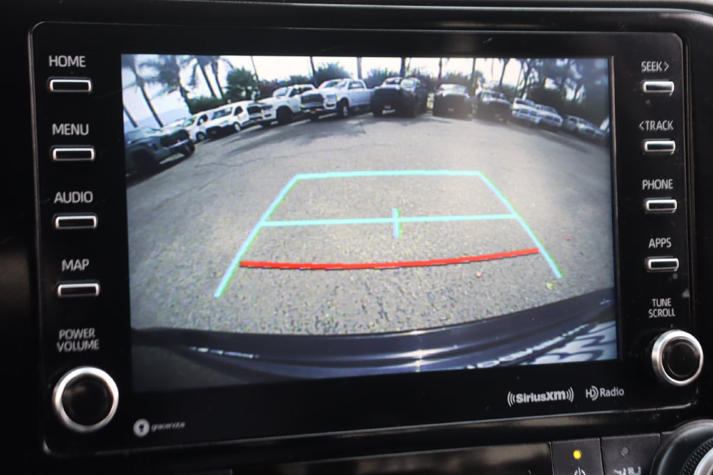 Used 2021 Toyota Highlander XLE AWD/4WD image 32