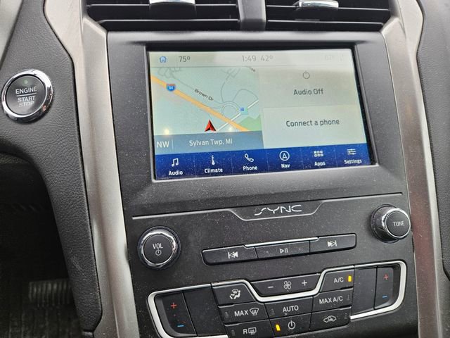 Used 2020 Ford Fusion SE image 11