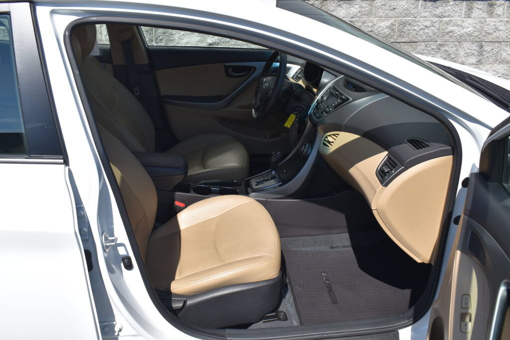 Used 2013 Hyundai Elantra Limited FWD image 25