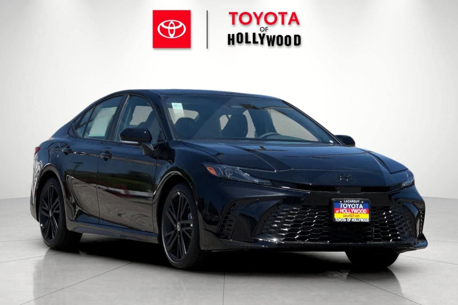 New 2026 Toyota Camry Hybrid FWD image 2