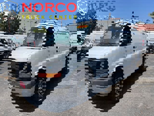 Used 2014 Chevrolet Express 2500 image 4