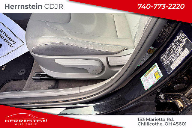 Used 2025 Hyundai Elantra Sport FWD image 9