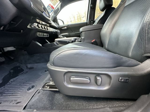 Certified 2021 Toyota Tacoma Limited w/ Blackout Package (TMS) image 15