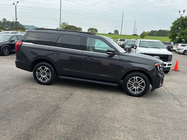 Used 2025 Ford Expedition Active AWD/4WD image 28